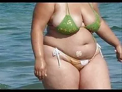 The guy asks to undress his girlfriend and has her in the pussy with cock
