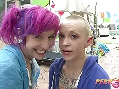 Black naked girl caresses her kisochka