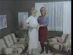 Chick works mouth and cunt with client