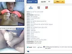 Chick shacked up with boyfriend