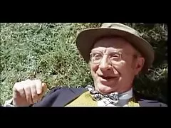 The black woman pulled at the eyes of the white hat and sucks super dick