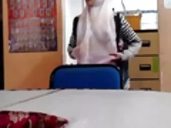Strapon for husband makes man cum