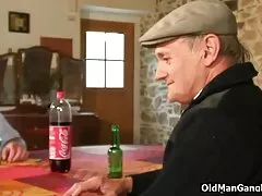 Man fuck the snow queen, and even in the ass tongue, she pokes