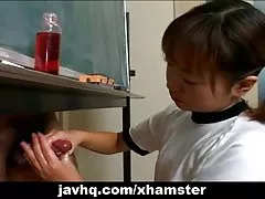 Slut wants to sit on kukan