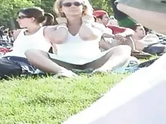 Man has received from asian women for free good oral sex.