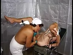 The patient dryuknuli violently obstructed brunette and over