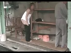 The woman gave a video after a walk on a sled